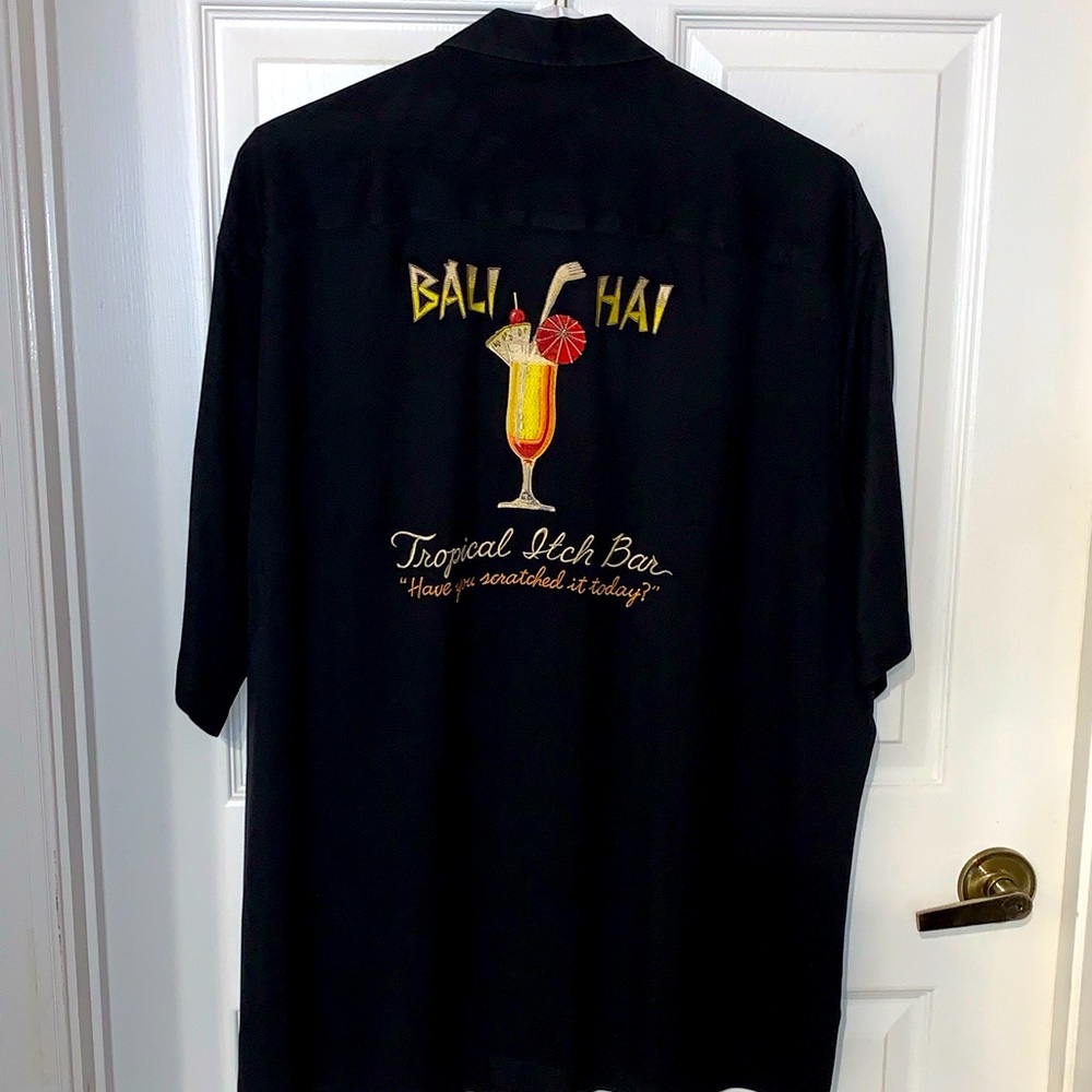 Tori Richard men’s short sleeve shirt. 100% silk, XL, black with embroidery.